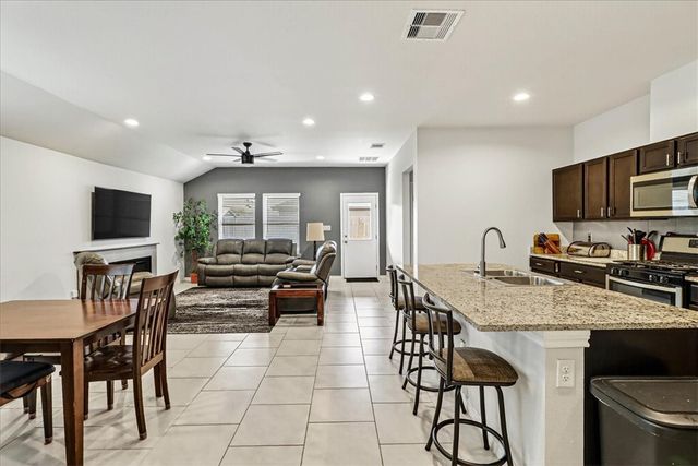 2322 Sky Crest Dr, Corpus Christi, TX 78418
