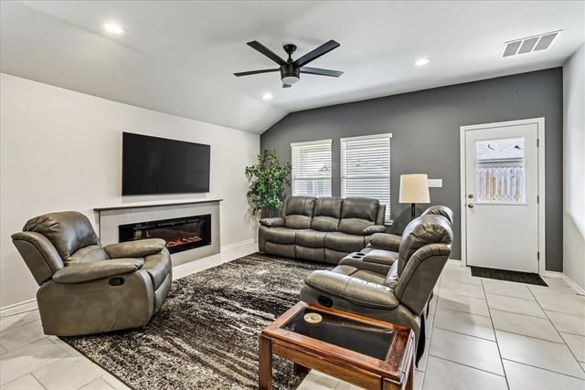 2322 Sky Crest Dr, Corpus Christi, TX 78418