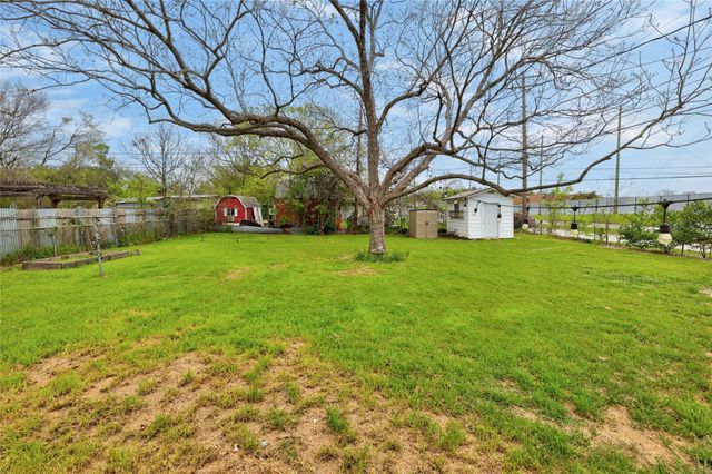 2713 Friar Tuck LN, Austin, TX 78704