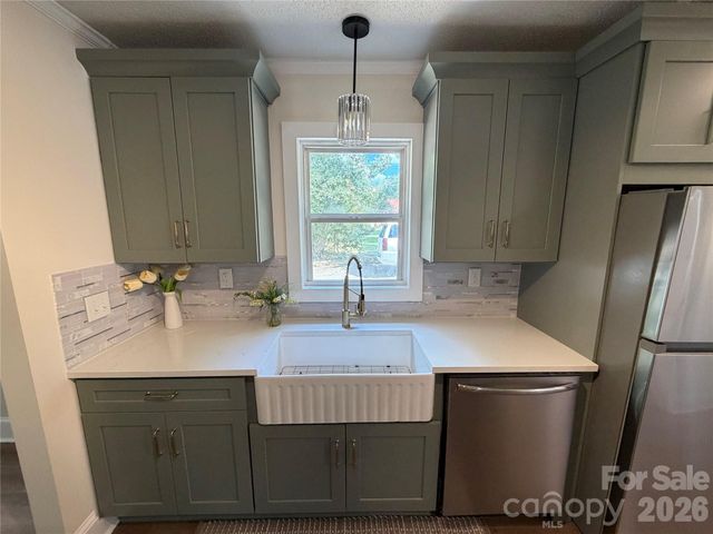 609 Durham Avenue, Statesville, NC 28677