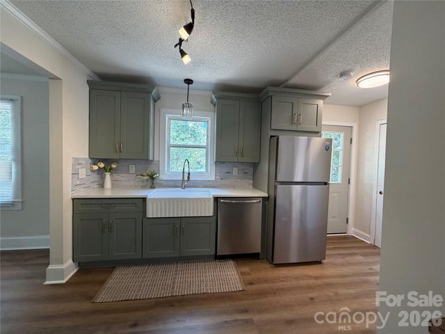 609 Durham Avenue, Statesville, NC 28677