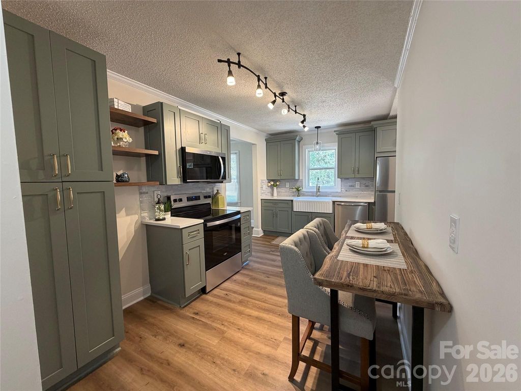 609 Durham Avenue, Statesville, NC 28677