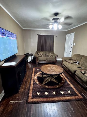 2906 W 9th Street, Dallas, TX 75211