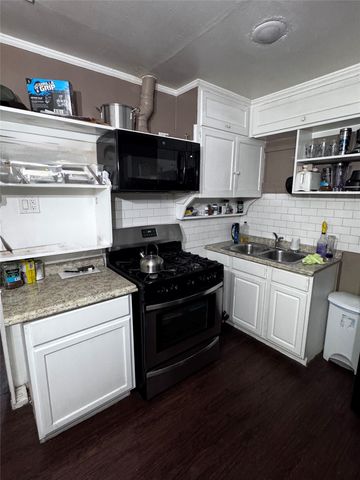 2906 W 9th Street, Dallas, TX 75211