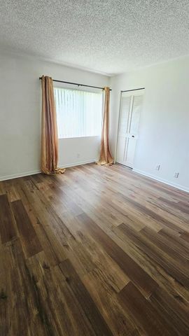 4807 SABLE PINE Circle B1, West Palm Beach, FL 33417