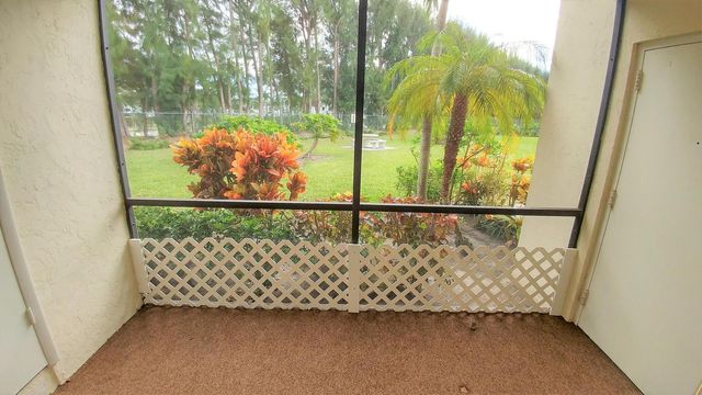 4807 SABLE PINE Circle B1, West Palm Beach, FL 33417