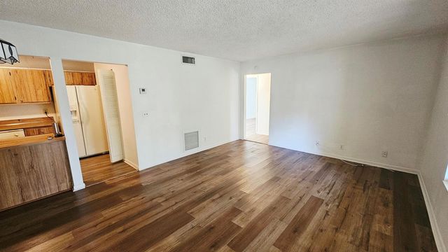 4807 SABLE PINE Circle B1, West Palm Beach, FL 33417