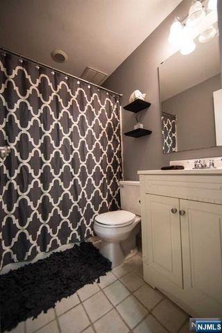 917 Thoreau Court, Mahwah, NJ 07430