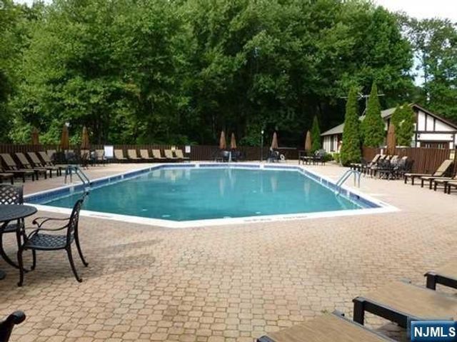 917 Thoreau Court, Mahwah, NJ 07430