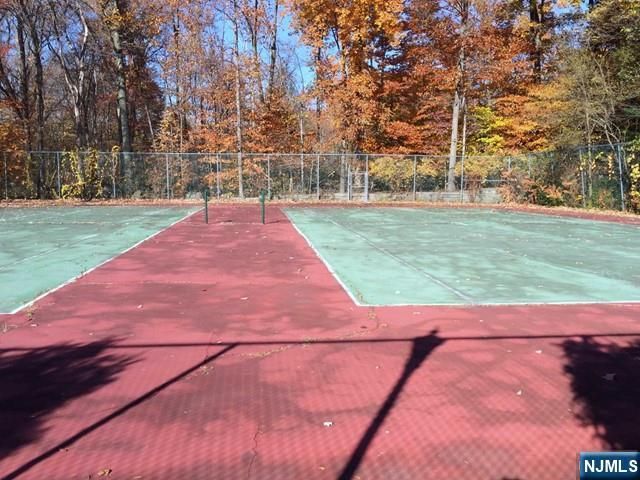 917 Thoreau Court, Mahwah, NJ 07430
