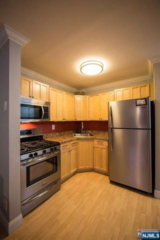 917 Thoreau Court, Mahwah, NJ 07430