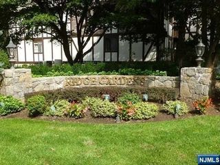917 Thoreau Court, Mahwah, NJ 07430
