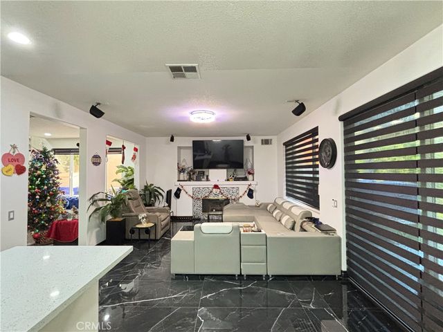 27700 Thalia Lane, Canyon Country, CA 91351