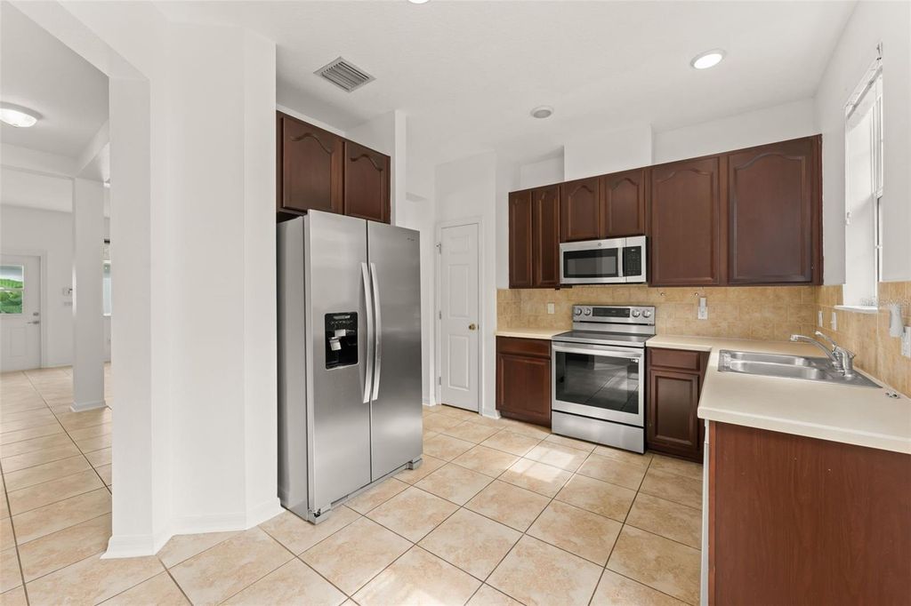 Image 4 of property listing at 8744 DANFORTH DRIVE, Windermere, FL 34786