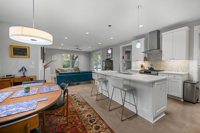 1506 W Saint Johns Ave, Austin, TX 78757
