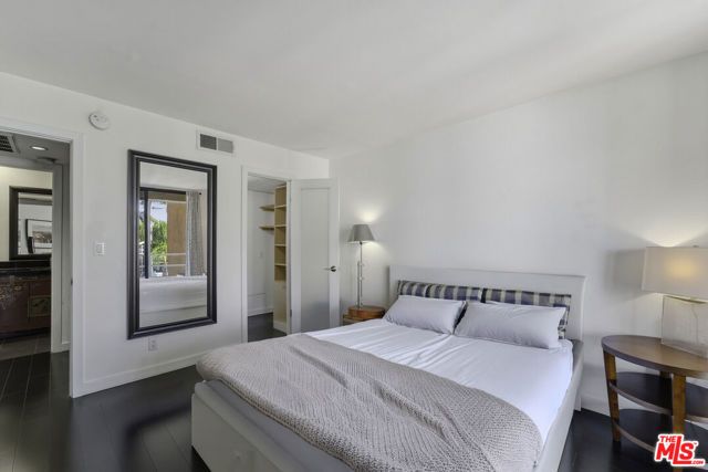 740 N Kings Road 202, West Hollywood, CA 90069