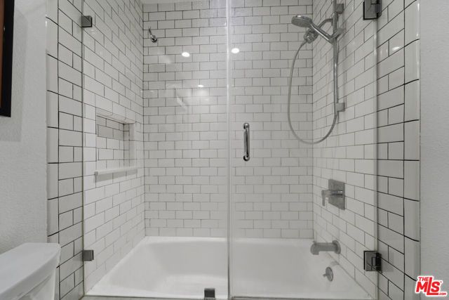 740 N Kings Road 202, West Hollywood, CA 90069