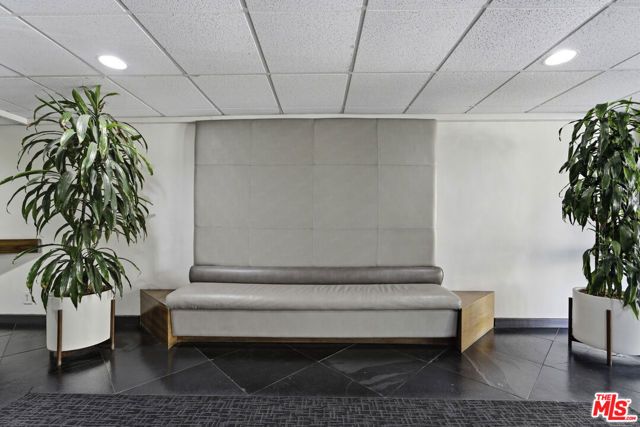 740 N Kings Road 202, West Hollywood, CA 90069