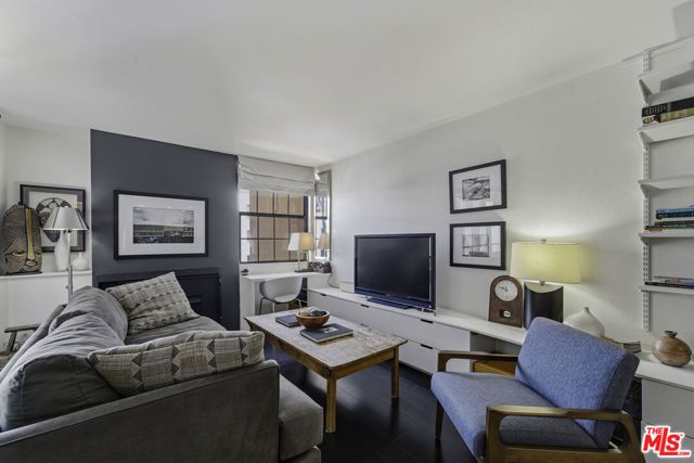 740 N Kings Road 202, West Hollywood, CA 90069