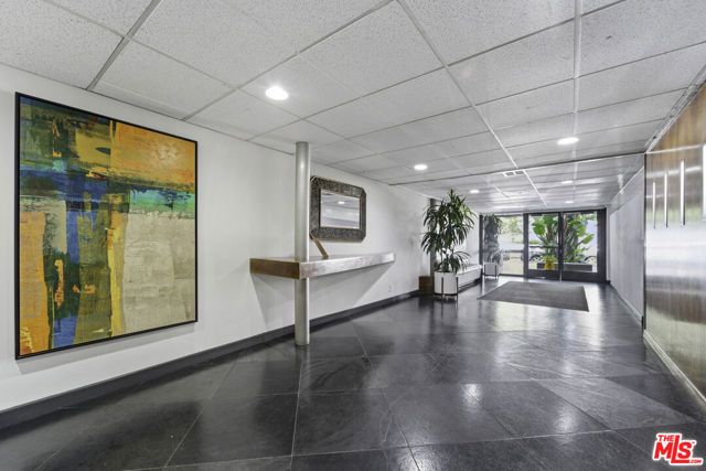 740 N Kings Road 202, West Hollywood, CA 90069