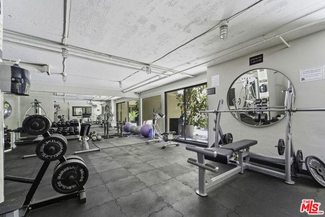 740 N Kings Road 202, West Hollywood, CA 90069