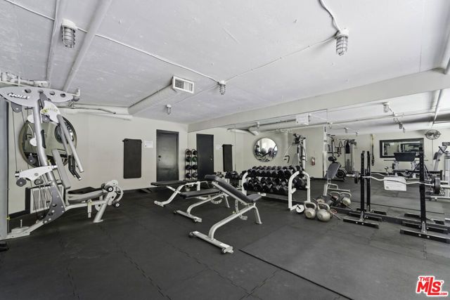 740 N Kings Road 202, West Hollywood, CA 90069