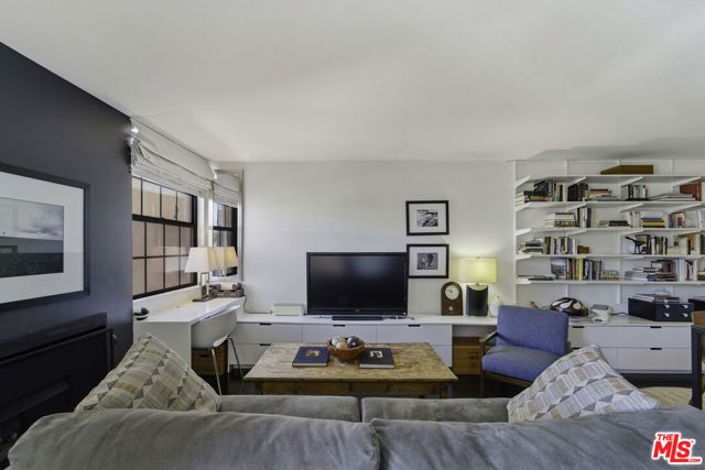 740 N Kings Road 202, West Hollywood, CA 90069