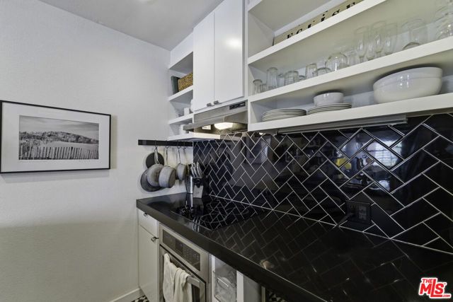740 N Kings Road 202, West Hollywood, CA 90069