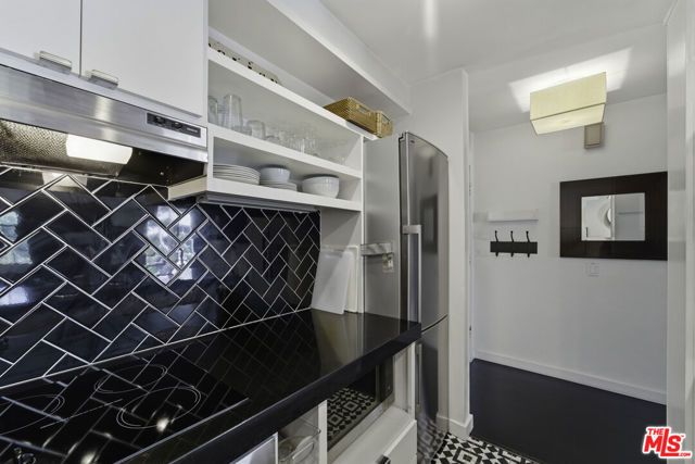 740 N Kings Road 202, West Hollywood, CA 90069