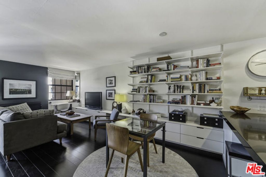 740 N Kings Road 202, West Hollywood, CA 90069