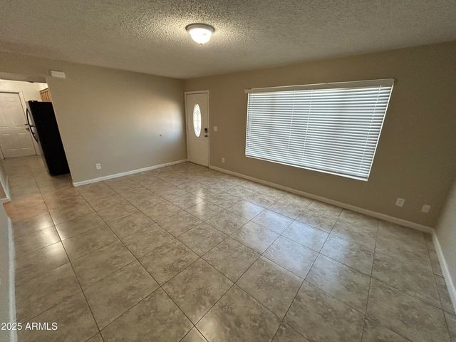5243 W LEWIS Avenue, Phoenix, AZ 85035