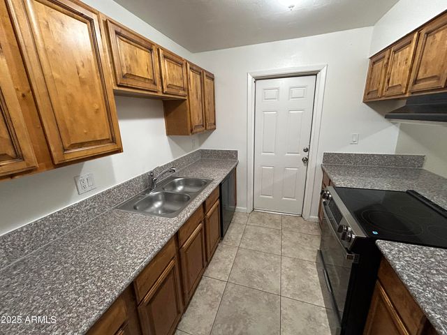 5243 W LEWIS Avenue, Phoenix, AZ 85035