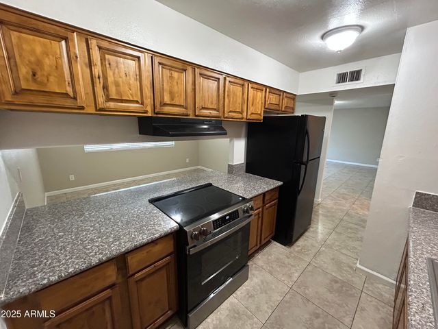 5243 W LEWIS Avenue, Phoenix, AZ 85035