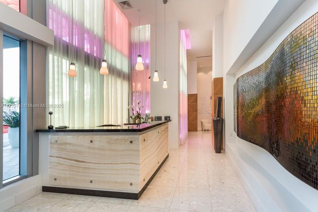 3801 Collins Ave TH-4, Miami Beach, FL 33140