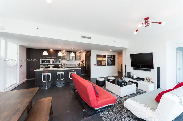 3801 Collins Ave TH-4, Miami Beach, FL 33140