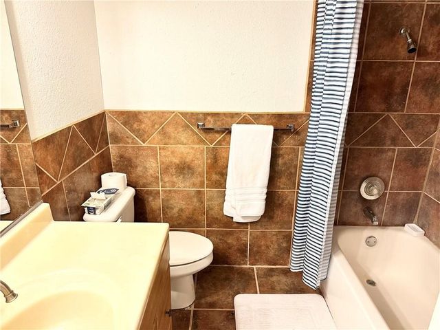 4141 Whiteley Dr 202, Corpus Christi, TX 78418