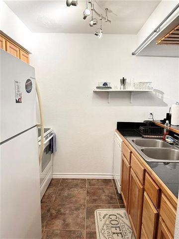 4141 Whiteley Dr 202, Corpus Christi, TX 78418