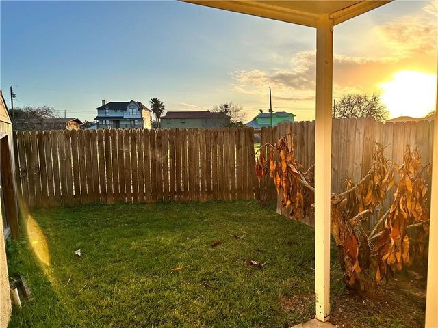 4141 Whiteley Dr 202, Corpus Christi, TX 78418