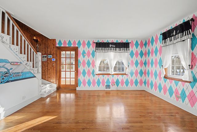 880 Bemis Road, Glen Ellyn, IL 60137