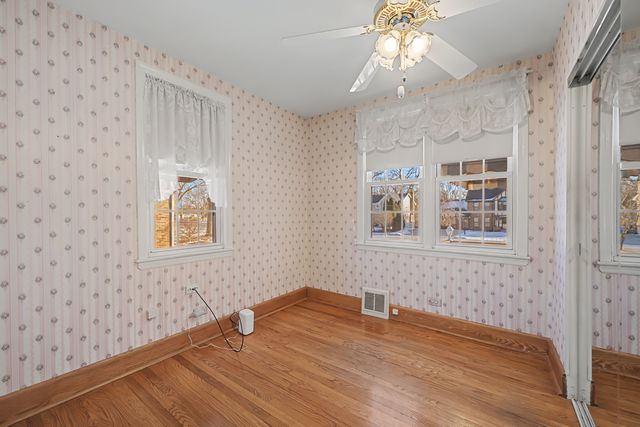 880 Bemis Road, Glen Ellyn, IL 60137