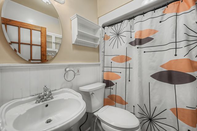 880 Bemis Road, Glen Ellyn, IL 60137