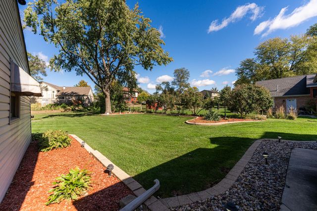 880 Bemis Road, Glen Ellyn, IL 60137