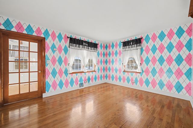 880 Bemis Road, Glen Ellyn, IL 60137