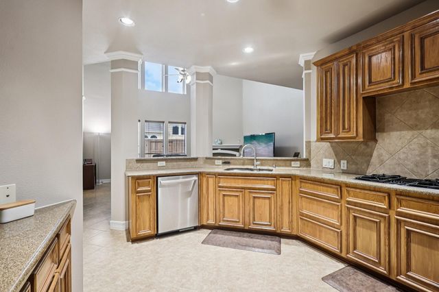 2904 Grand Shore Court, League City, TX 77573