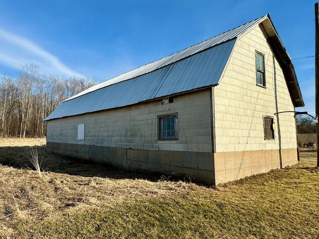 W3769 State Road 44, Manchester, WI 53946