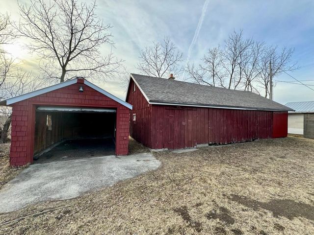 W3769 State Road 44, Manchester, WI 53946