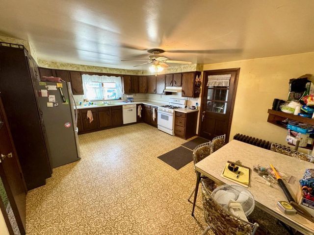 W3769 State Road 44, Manchester, WI 53946