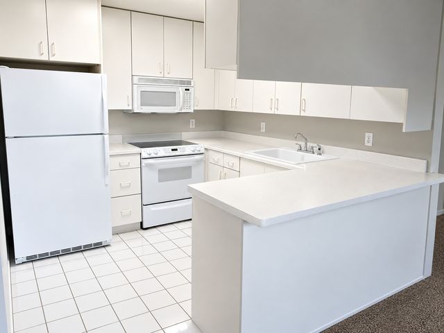 412 Kelburn Avenue 316, Deerfield, IL 60015