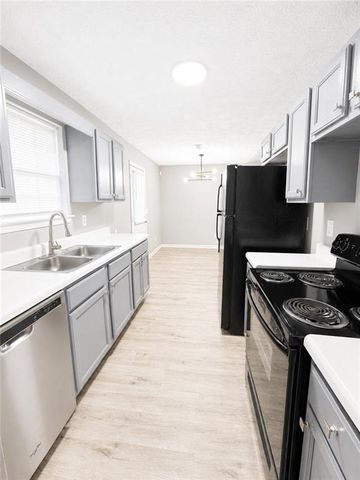 8011 Trinity Park Drive, Riverdale, GA 30296