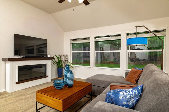 9824 Mescalbean Boulevard, Fort Worth, TX 76036